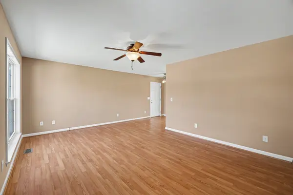 1612 London Dr, Columbia, TN 38401