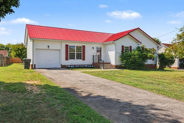 1612 London Dr, Columbia, TN 38401
