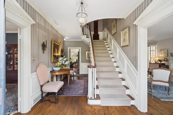4216 Estes Rd, Nashville, TN 37215