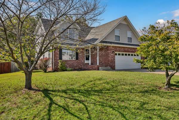 3504 Clover Hill Dr, Clarksville, TN 37043