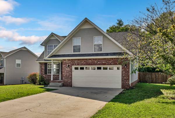 3504 Clover Hill Dr, Clarksville, TN 37043