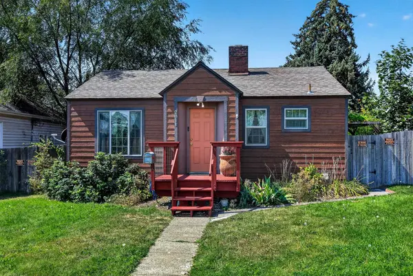 2811 N Crestline St, Spokane, WA 99207