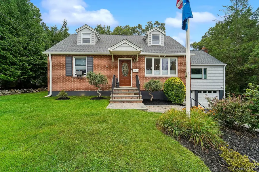 11 Fairview PL, Suffern, NY 10901