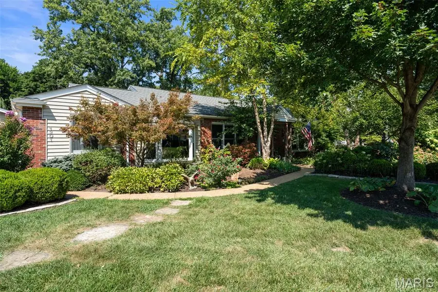 1201 Kortwright AVE, Rock Hill, MO 63119