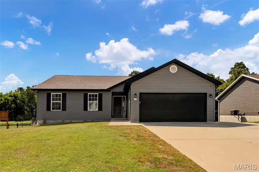 176 Linder LN, Winfield, MO 63389