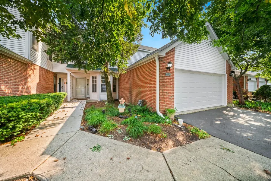 115 Hemstead ST, Lake Bluff, IL 60044