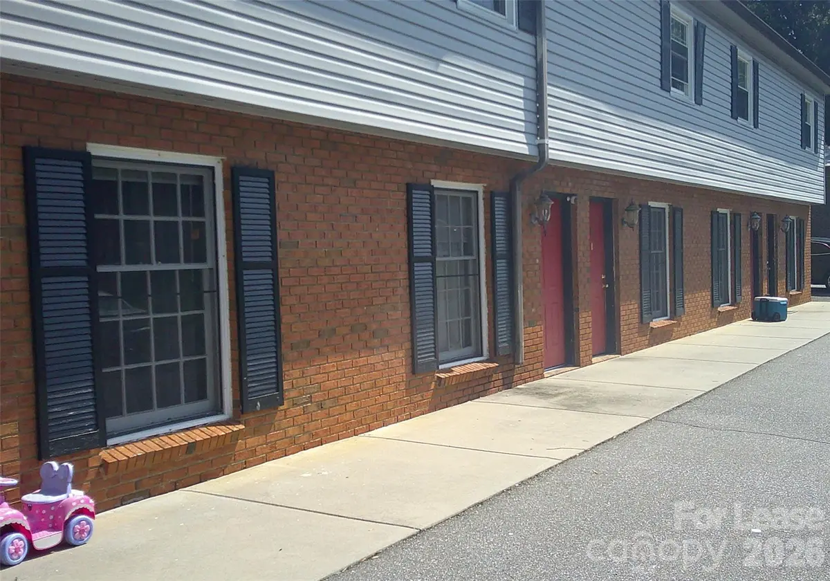 253 16th AVE NE #2, Hickory, NC 28601