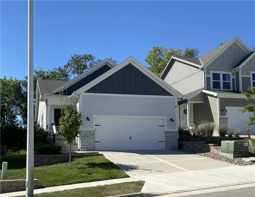 511 Hampstead DR, Raymore, MO 64083