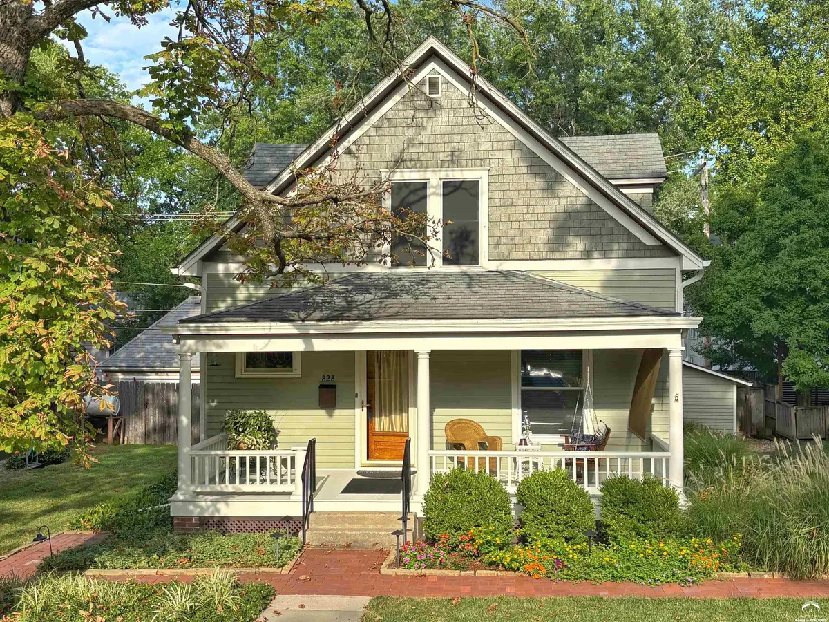 828 Arkansas ST, Lawrence, KS 66044