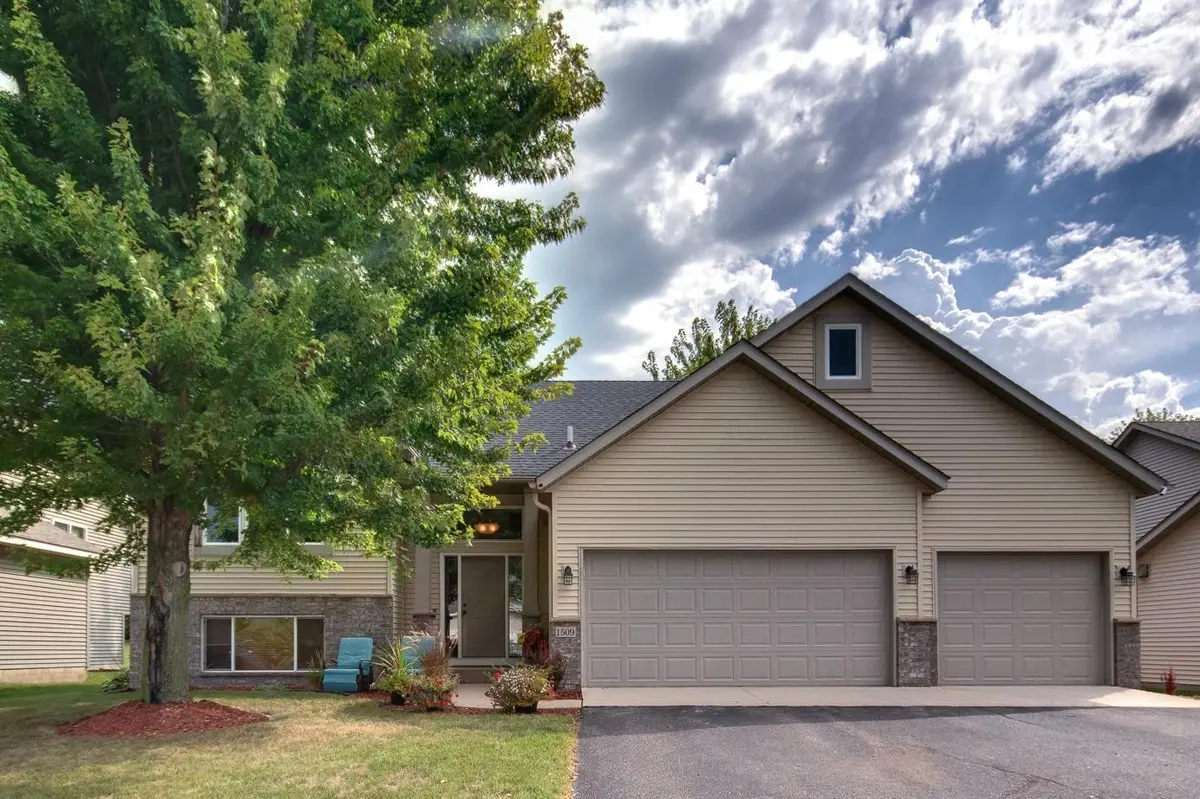 1509 English AVE NW, New Prague, MN 56071
