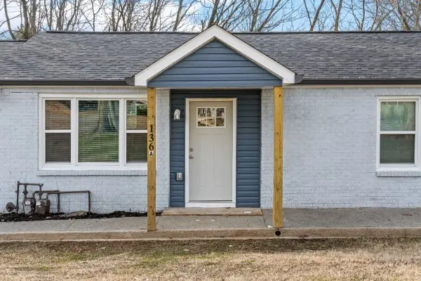 136 W Rossview Rd #A, Clarksville, TN 37040