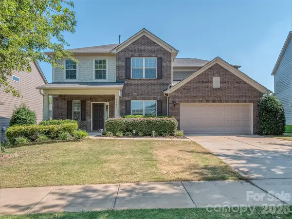 10433 Honeyfur CT, Charlotte, NC 28278
