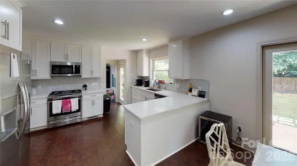 1329 Mockingbird LN, Charlotte, NC 28209