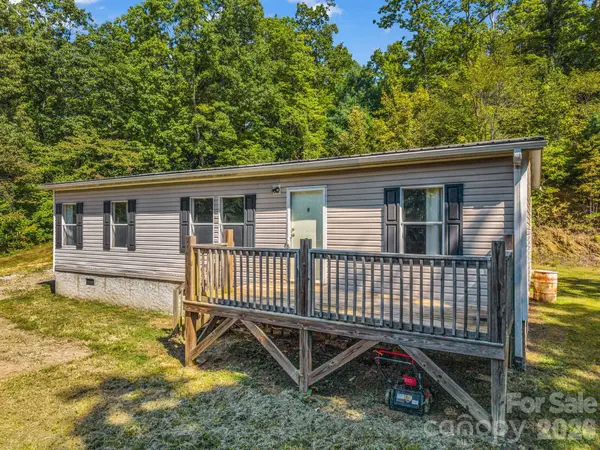 557 Sutton Mountain RDG, Pisgah Forest, NC 28768