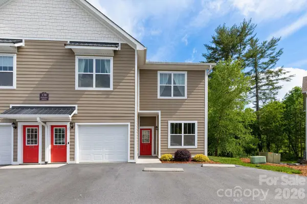 138 Foxden DR #102, Fletcher, NC 28732