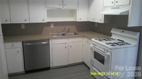 253 16th AVE NE #2, Hickory, NC 28601