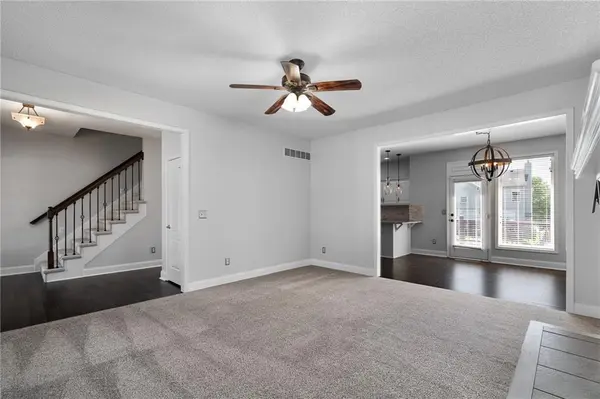 14675 W 151 TER, Olathe, KS 66062