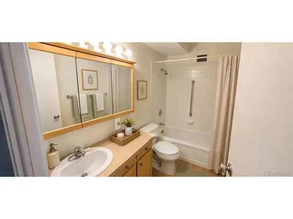 660 S Alton #12B, Denver, CO 80247