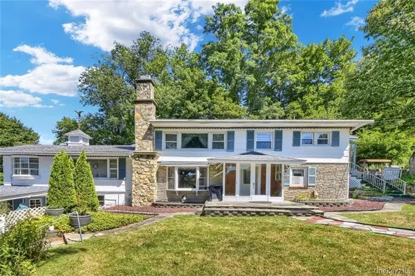25 W Lakeshore DR #Upper unit, Carmel, NY 10512