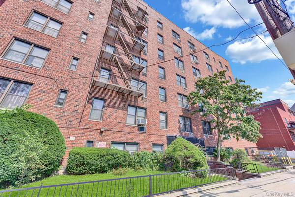 1040 Neilson ST #3B3, Far Rockaway, NY 11691