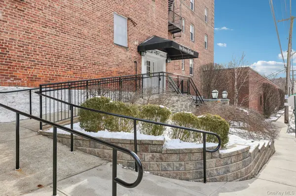 1 Bronxville RD #3S, Bronxville, NY 10708