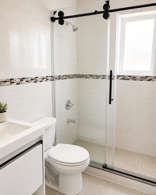 5647 136th ST, Flushing, NY 11355