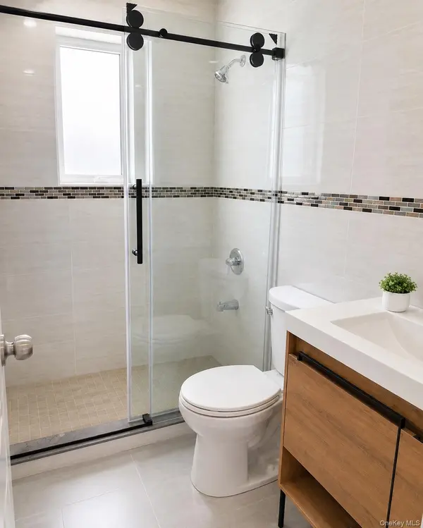 5647 136th ST, Flushing, NY 11355