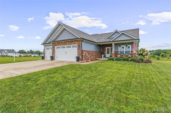 1090 Aspen DR, Farmington, MO 63640