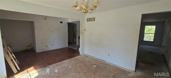 7547 Pierside DR, Dardenne Prairie, MO 63368