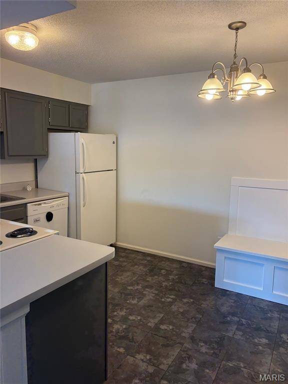 1637 Summergate Pkwy #N, St Peters, MO 63303