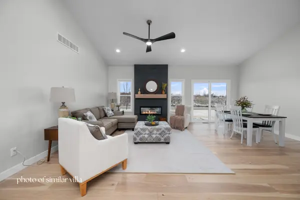1716 REDBUD CIR #102, Eldridge, IA 52748