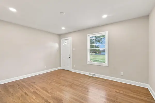321 W 57th AVE, Merrillville, IN 46410
