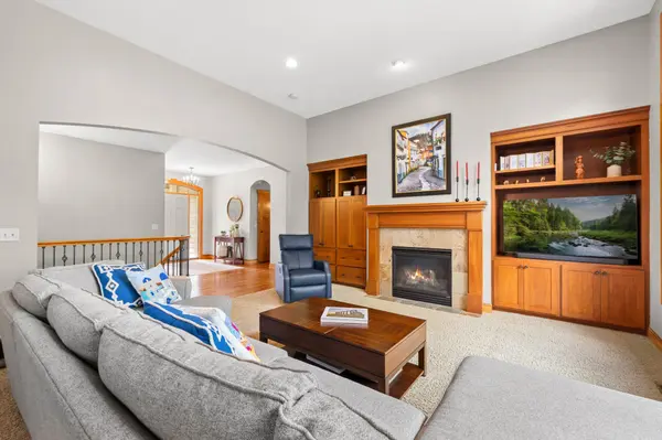 11030 Sweetwater PATH, Woodbury, MN 55129