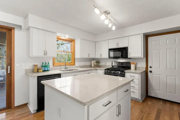 2235 Archer LN N, Plymouth, MN 55447