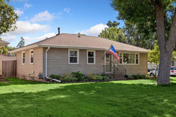 3700 Hubbard AVE N, Robbinsdale, MN 55422