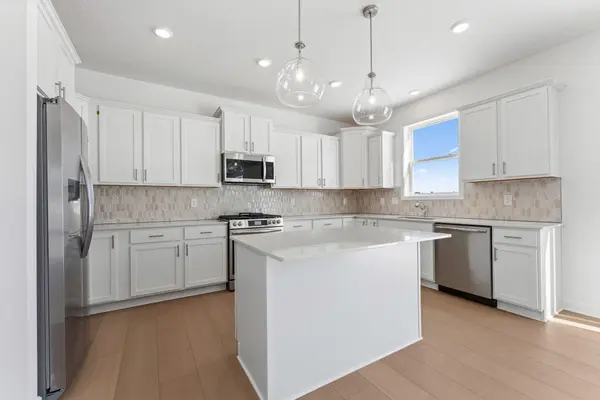 656 Sierra Pkwy, Waconia, MN 55387