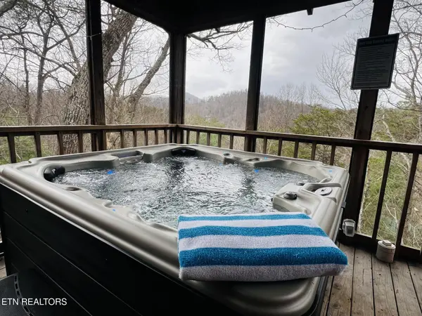 419 Sassafras Tr, Pigeon Forge, TN 37876