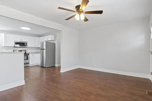 136 W Rossview Rd #A, Clarksville, TN 37040