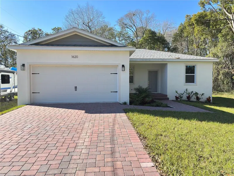 1620 9TH AVE, Deland, FL 32724