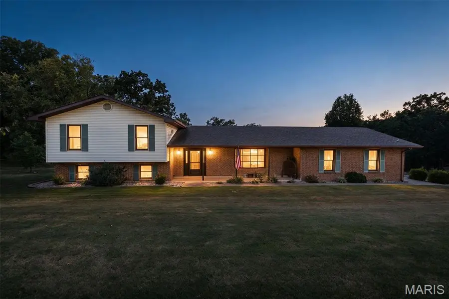 1559 Saddle DR, Festus, MO 63028