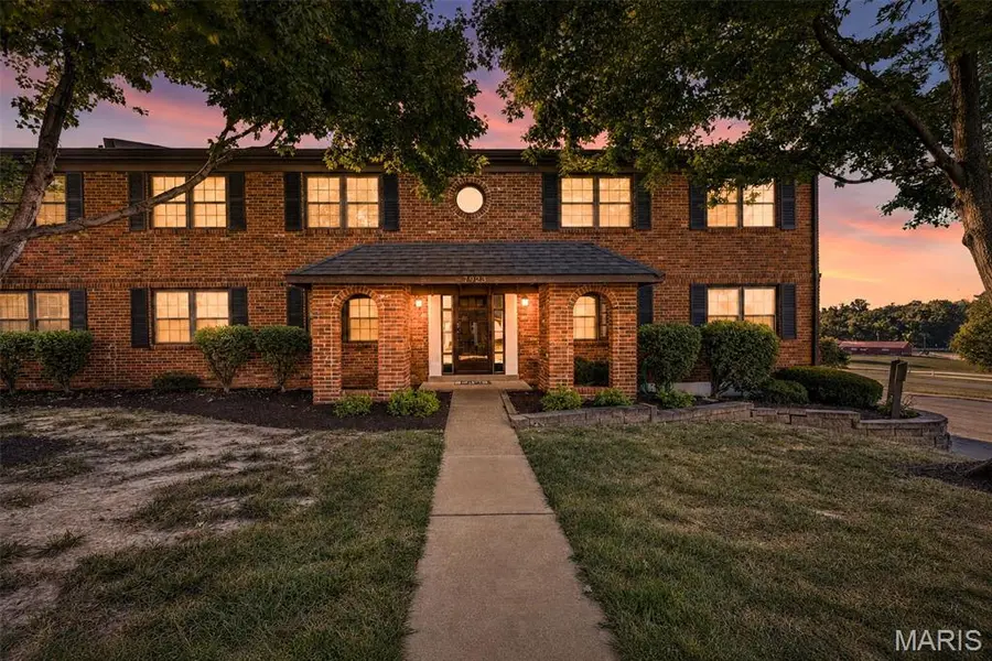 7923 Royal Arms CT #2, St Louis, MO 63123