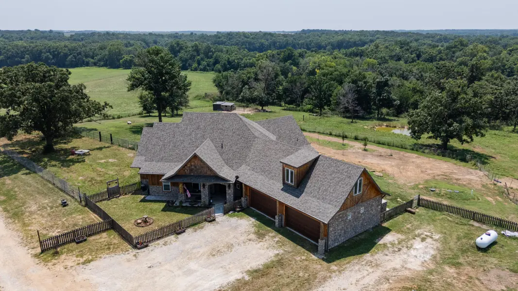 1059 NE 100th RD, Sheldon, MO 64784