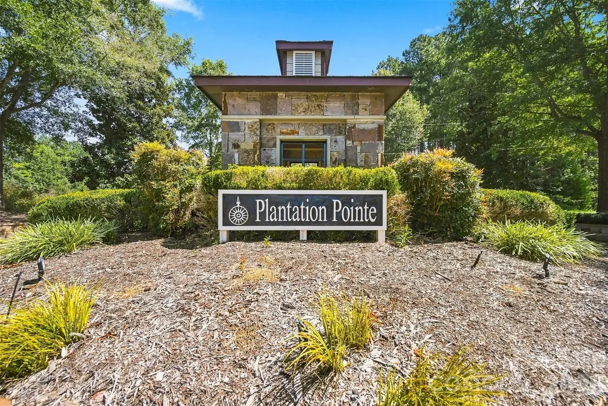 6048 Plantation Pointe DR, Granite Falls, NC 28630