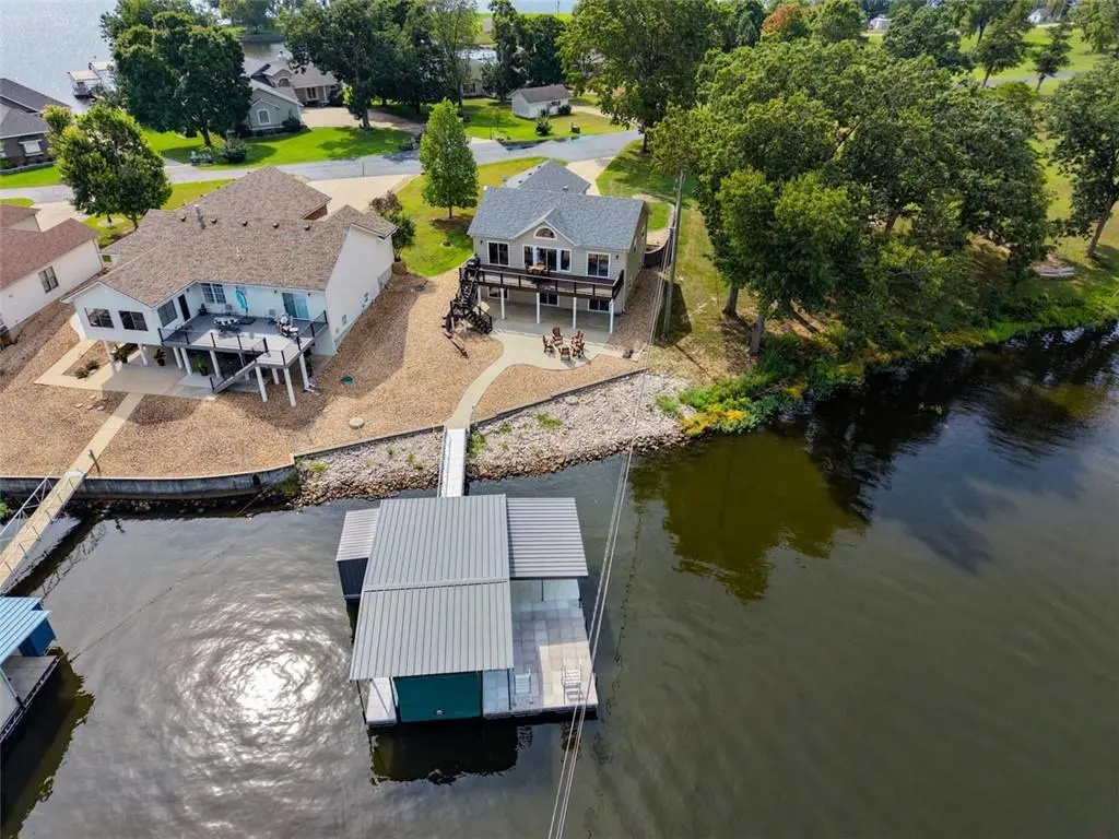 129 Drake LN, Climax Springs, MO 65324