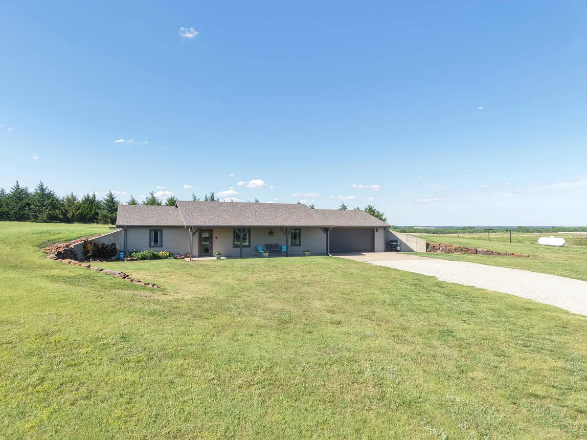 522 N 150th Road, Bennington, KS 67422