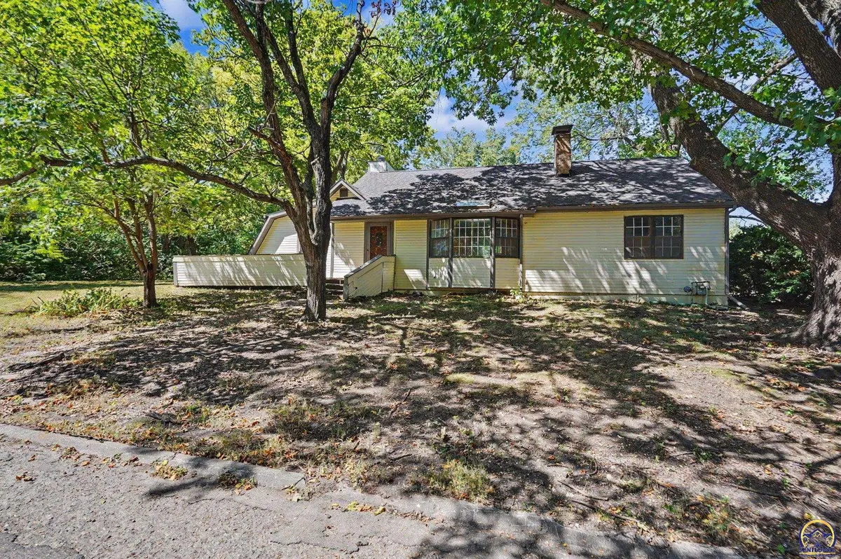 241 Concord Rd, Lawrence, KS 66049