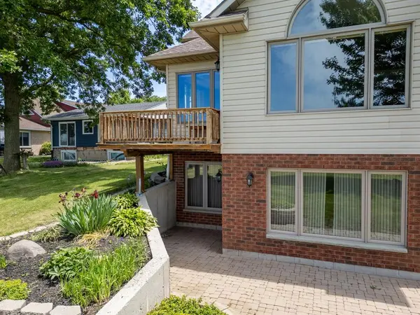 2827 ST CLAIR Parkway, Sombra, ON N0P 2H0