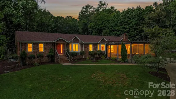 6014 Lake Providence LN, Charlotte, NC 28277