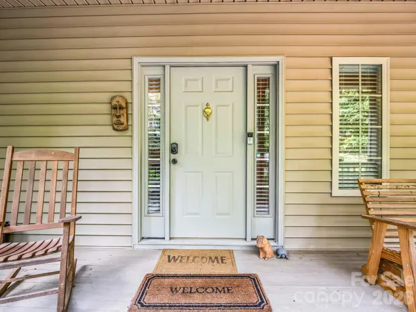 107 Wilkerson CT, Lake Lure, NC 28746