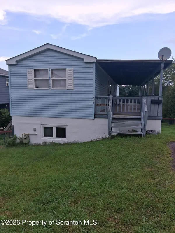 426 Simpson ST, Dupont, PA 18641